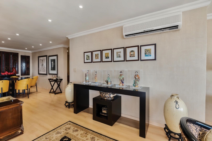 3 Bedroom Property for Sale in Sea Point Western Cape